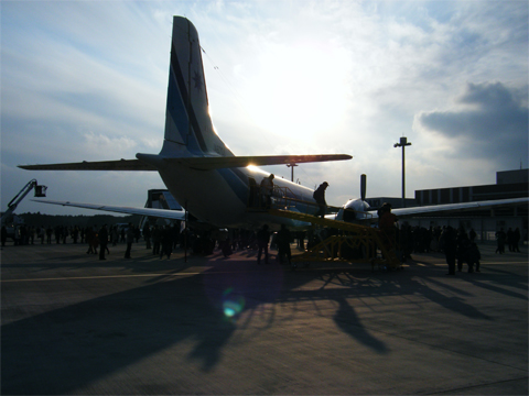 Ȃ YS-11...